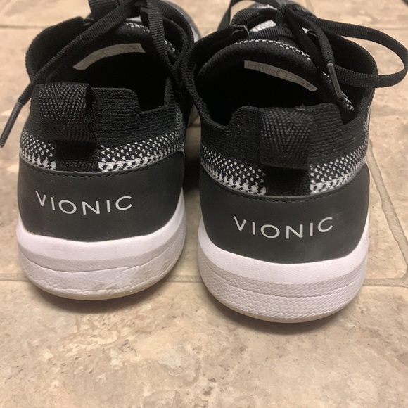 Vionic - Picture 3 of 8